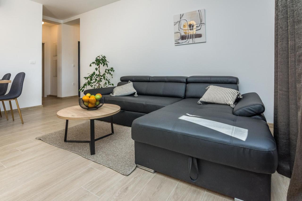 Apartments Maella Zadar Bagian luar foto