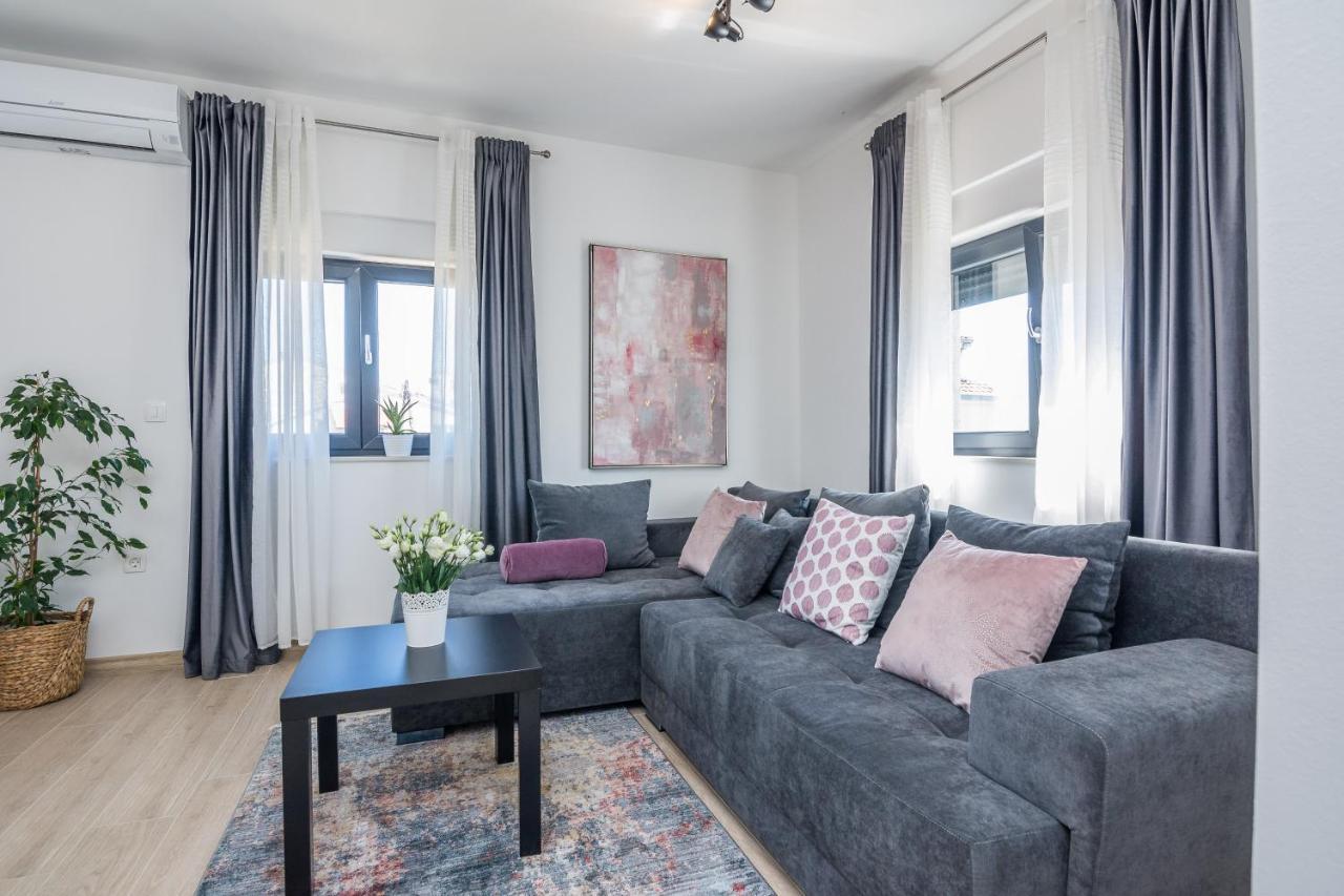 Apartments Maella Zadar Bagian luar foto