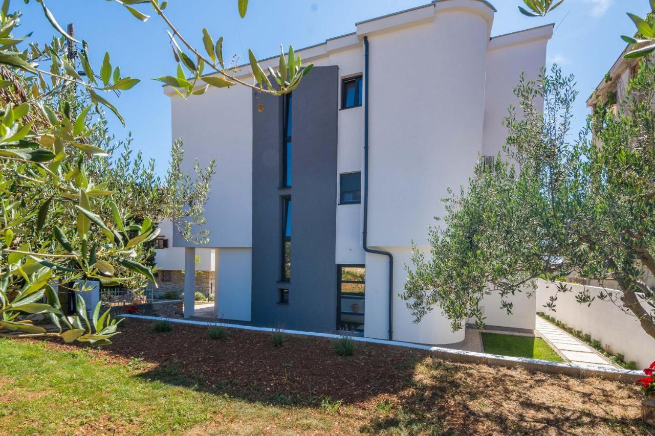 Apartments Maella Zadar Bagian luar foto
